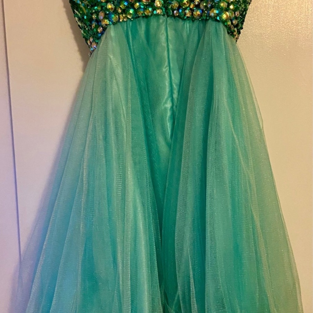 Dress - Picture 6 of 8